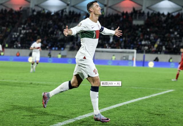 开云-14票赞成 1弃权 2反对 里斯本授C罗城市荣誉奖章